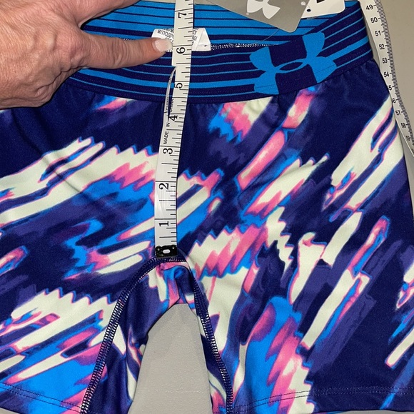 Sold Under Armour girls compression shorts nwt - Picture 7 of 10